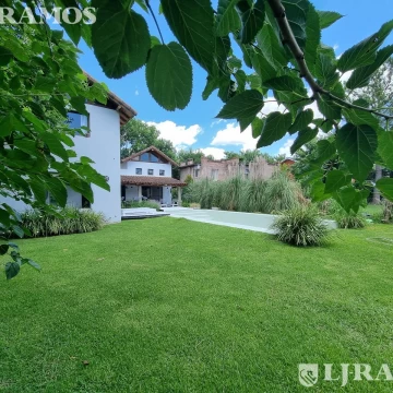 VENTA CASA BUEN RETIRO - APTO CRÉDITO!!!