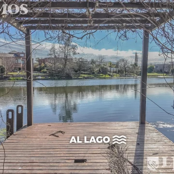 Casa a la laguna en venta en LOS CASTORES