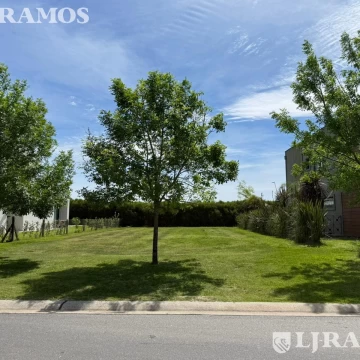Terreno en venta en el Barrio Araucarias, Puertos /  Escobar 
