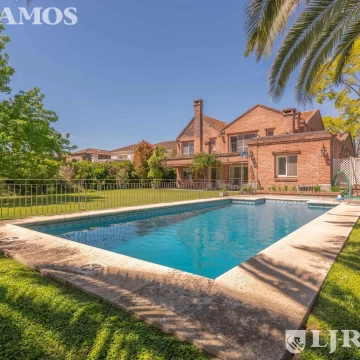 VENTA- Casa en EL PUESTO-  4 dorm- Ayres de Pilar- Km 43,5 Panam ramal PILAR