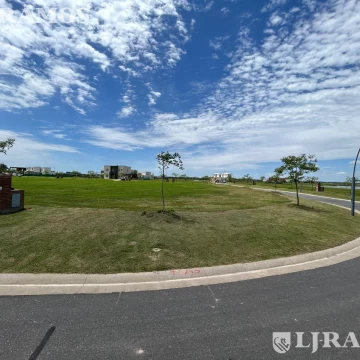 Terreno en Puertos del Lago - BARRIO AMARRAS