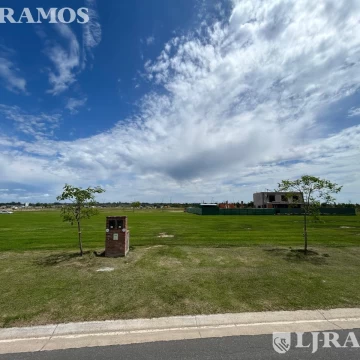 Terreno en Puertos del Lago - BARRIO AMARRAS