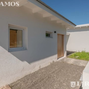 casa a estrenar en area 1  San Sebastián, sin escritura, sin pileta MB
