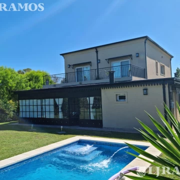 IMPECABLE CASA EN VENTA !! PILAR DEL ESTE - BARRIO SANTA GUADALUPE