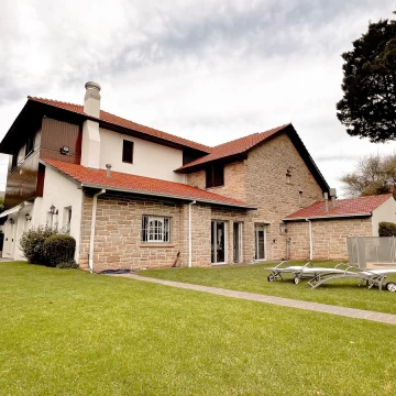 Venta casa chalet 5 ambientes zona playa grande cochera doble