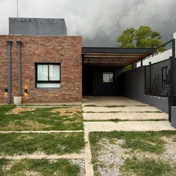 Duplex en venta 2 dormitorios Planta Baja en Rincones de Manantiales