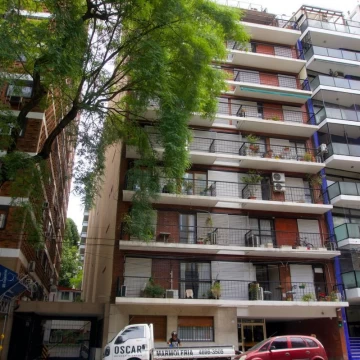 Departamento de tres ambientes , mucha luz, piso alto, excelente ubicación, Luis Maria Campos y Federico Lacroze