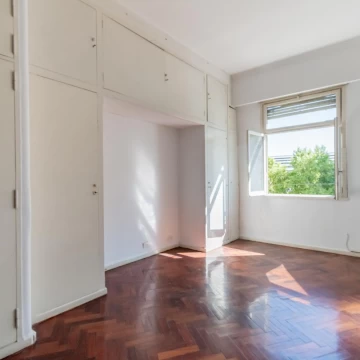 VENTA MONOAMBIENTE RETIRO DIVISIBLE LUMINOSO RACIONALISTA