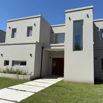 Casa en Venta 3 dormitorios Barrio Santo Tomas Pilar