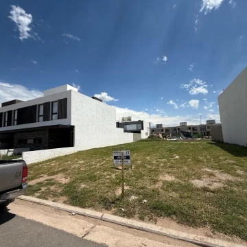 Terreno en Venta  Solares de Manantiales