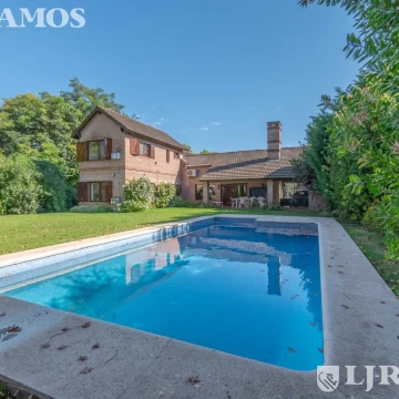 Venta. Clasica Casa. En Barrio EL Estribo. Km 38,5 Panam. ramal PILAR