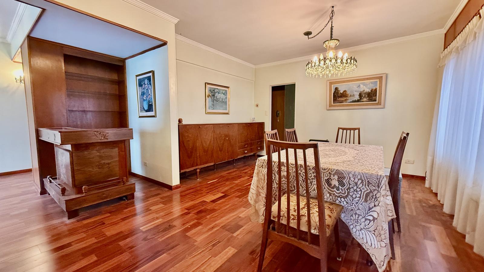 Departamento en venta de tres dormitorios - Centro, Rosario