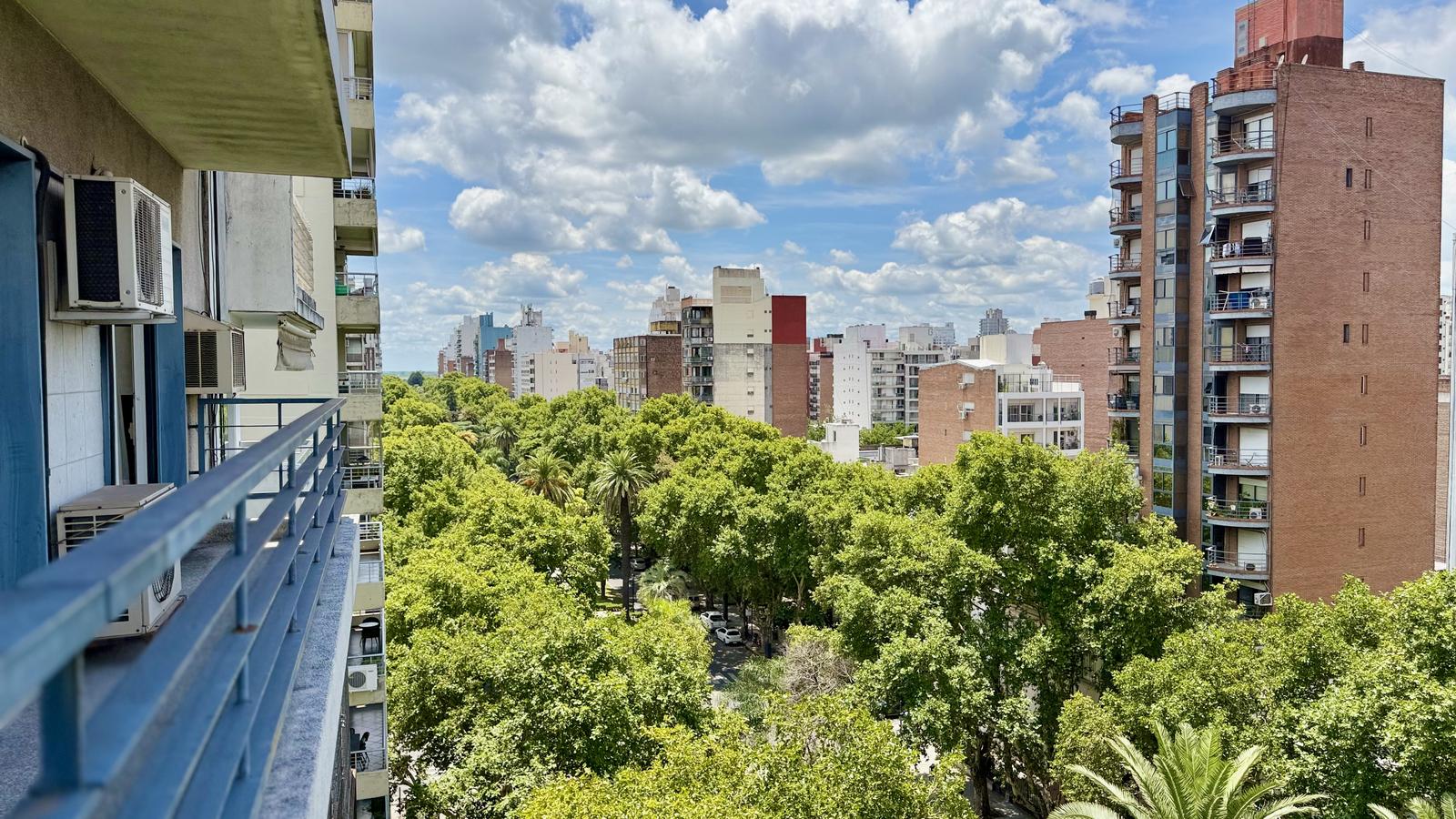 Departamento en venta de tres dormitorios - Centro, Rosario