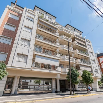 Venta semipiso 5 ambientes con cochera en Ramos Mejía.