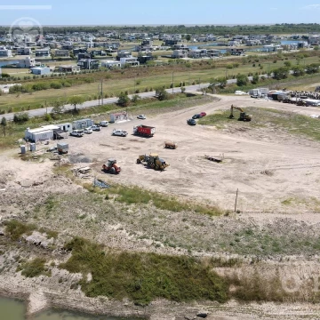 Lote en venta en el barrio cerrado Lagoon Hudson con fondo Verde