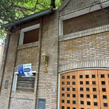 Casa en venta calle Mitre de Ciudad, inmediaciones Plaza Independencia