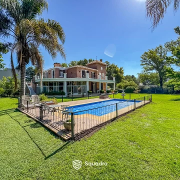 VENTA | PERMUTA -  Casa de 4 dormitorios, con piscina y jardín - Los Indios, Roldán - APTO CRÉDITO.
