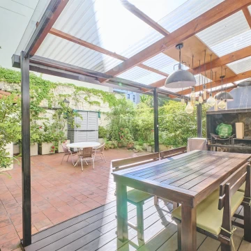 VENTA DPTO. 3AMB CON PATIO JARDIN Y QUINCHO MAS PARRILLA EN NUÑEZ