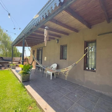 Venta casa 5 amb - 1.8 hectáreas - Pergamino 