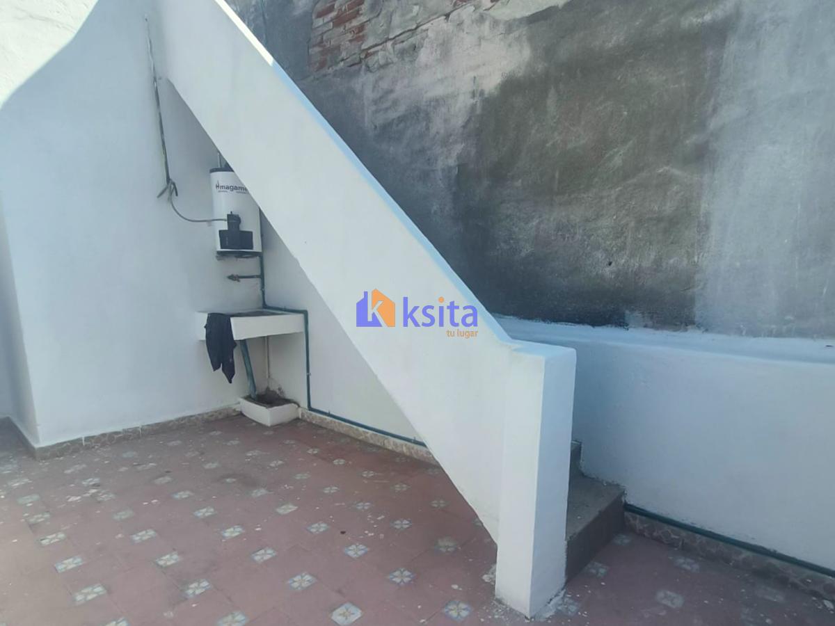 escalera de servicio y patio