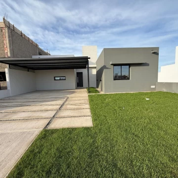 CASA EN VENTA NOBU TOWN DE 3 DORMITORIOS