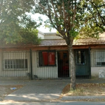 Venta en Block en Florencio Varela– Dos Viviendas Espacio Para Emprendimiento