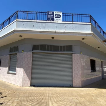 Casa multifamiliar  Lomas del Mirador Local Comercial en Esquina  Terraza  Garage  Dpto