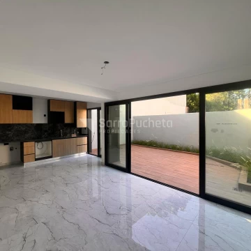 Venta departamento 3 ambientes con dos cocheras en Castelar Norte.
