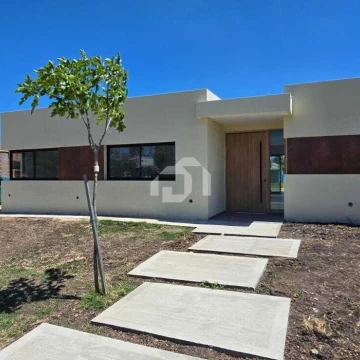 Casa  en Venta en Santa Sofía, Pilar del Este, Pilar