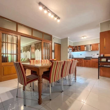 VENTA | PERMUTA - Casa de 3 dormitorios - Alvear, Rosario - APTA CRÉDITO.