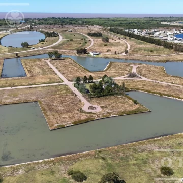 Lote en venta en los canales de Puerto Nizuc