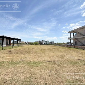Lote a laguna en venta con posesión inmediata en venta en Sebastian Gaboto