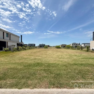 Lote a laguna en venta con posesión inmediata en venta en Sebastian Gaboto