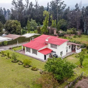 HERMOSA QUINTA EN VENTA EN SAN JOSE DE PUEMBO