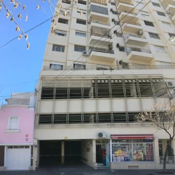 Corrientes 1774  01 31 - VENTA Cochera