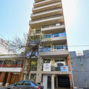 Catamarca 2036 Piso 1 A - VENTA Departamento Semipiso 2 Dormitorios  con  Cochera