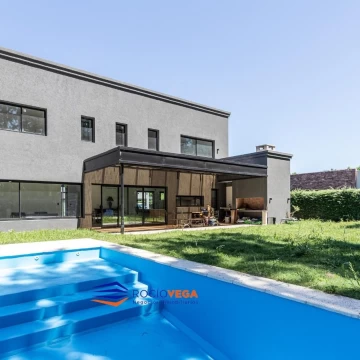 Casa a la venta en Barrio Privado Astorga, La Reja