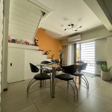 Venta Casa Ramos Mejía 4 ambientes -Excelente estado.