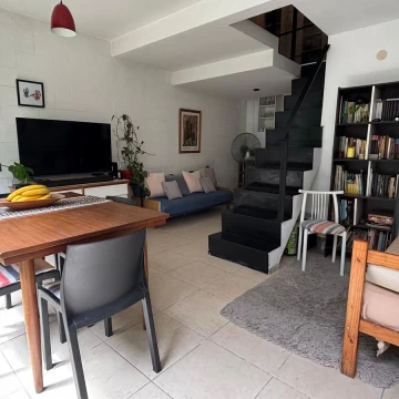 Departamento de 1 dormitorio con patio en venta en La Plata
