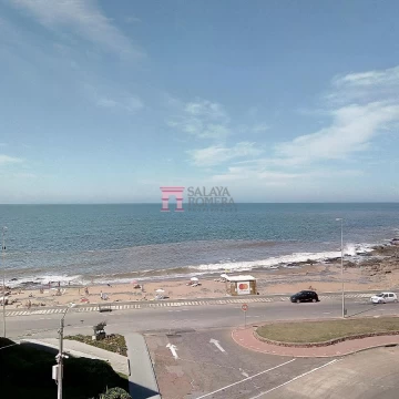 Venta de apartamento en península con vista al Mar