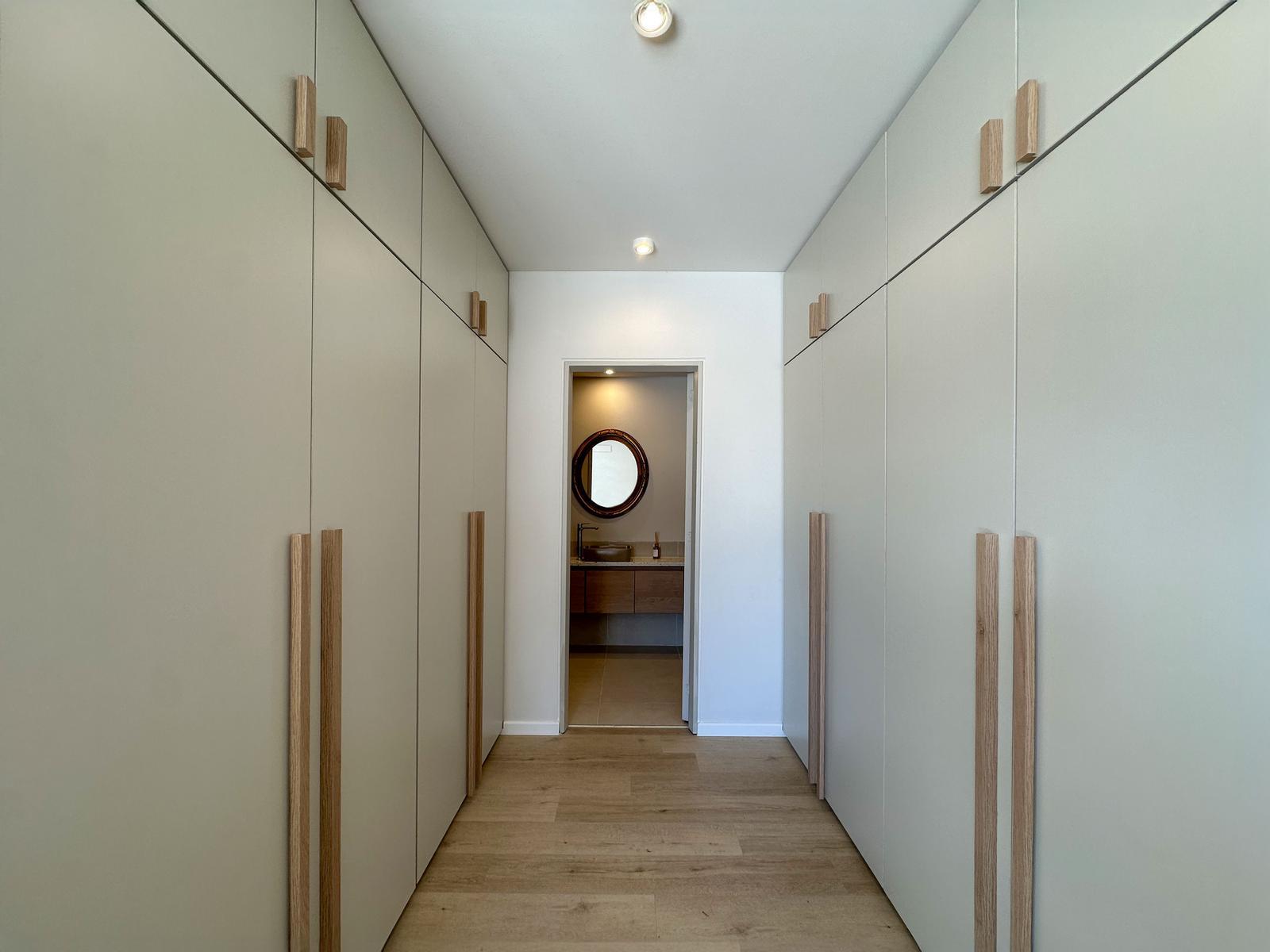 Vestidor y baño