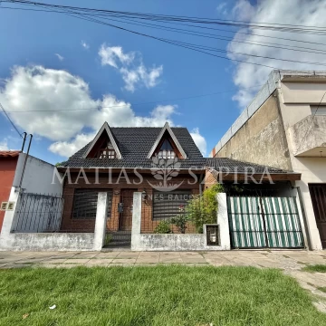 Casa en venta San Antonio De Padua 4 ambientes