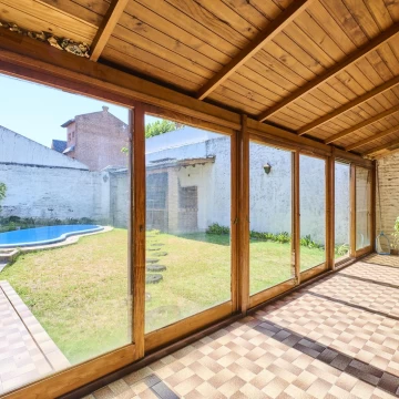 CASA 4 AMBIENTES CON JARDIN EN RAMOS MEJIA