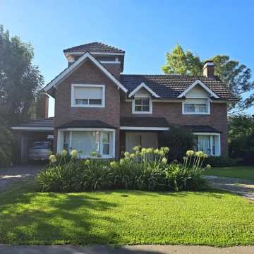 Casa en alquiler en Village Golf