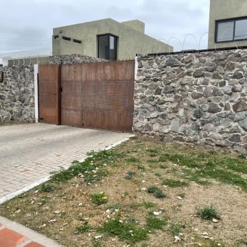VENTA CASA VILLA BELGRANO 3 DORMITORIOS HOUSING