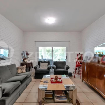 Departamento en venta tres dormitodios CC. Pueyrredon en planta baja