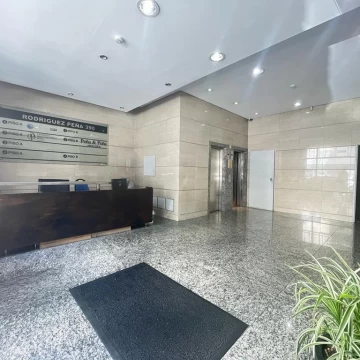 Oficina amoblada en alquiler