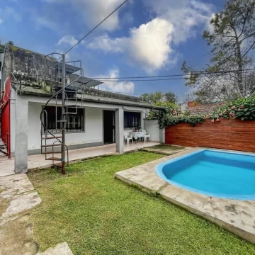 VENTA - Casa al Frente a Reciclar -  Casa Interna Reciclada - Barrio Belgrano, Rosario.