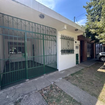 OPORTUNIDAD unica ubicada en Peatonal 4 1030
