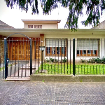 VENTA CASA 4 AMB. EZPELETA CON COCHERA APTO CRÉDITO